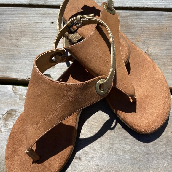 AEROSOLES Shoes - Hot strappy sandals, NEW!!